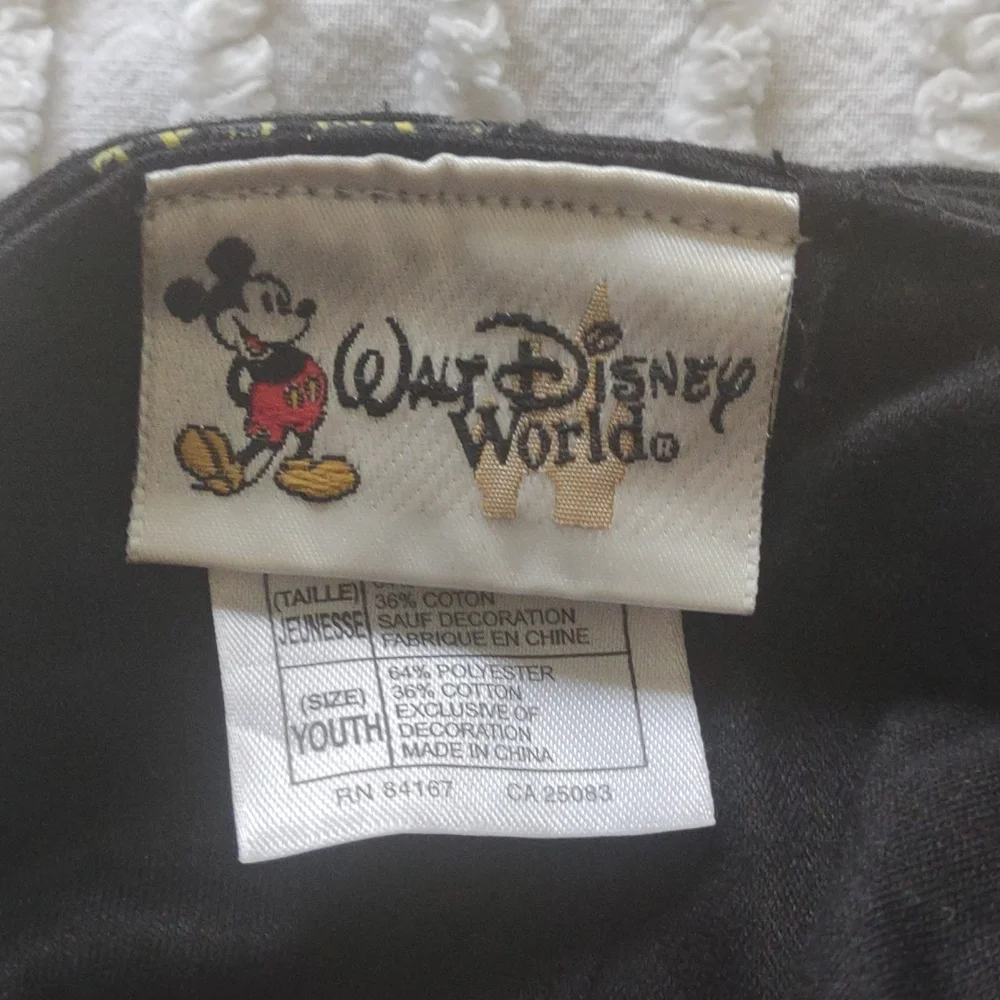 Walt Disney World Pirates of the Caribbean skull cap. Youth size‎